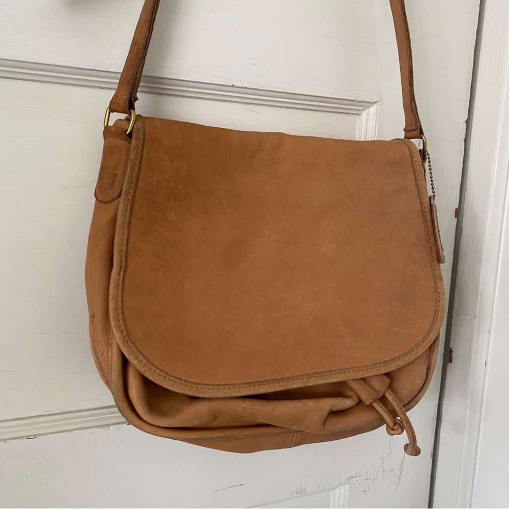 vintage (80s?) tan leather coach bag with drawstring pocket